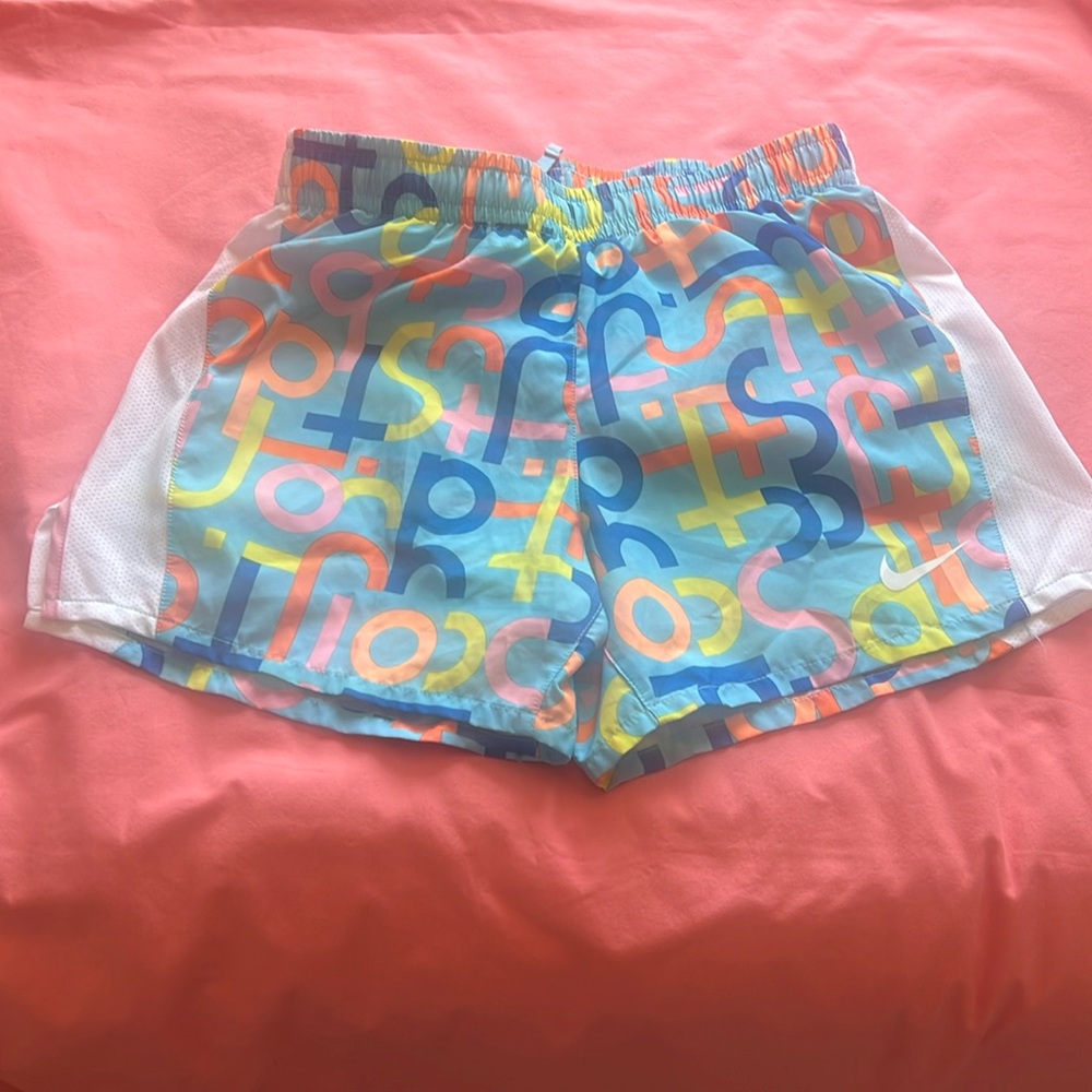 NIKE DRI-FIT  GIRLS Colorful Graphic Print Shorts SIZE LARGE LINED EUC!